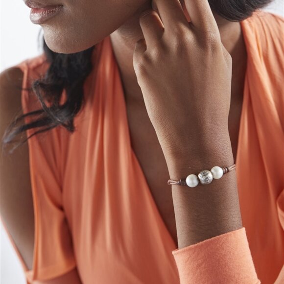Wendy Mignot "Om Woman" Pearl and Leather Bracelet Yoga Meditation Jewelry - Picture 9 of 9